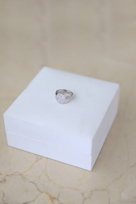 Tu sello - Anillo sello en platino y cinco diamantes