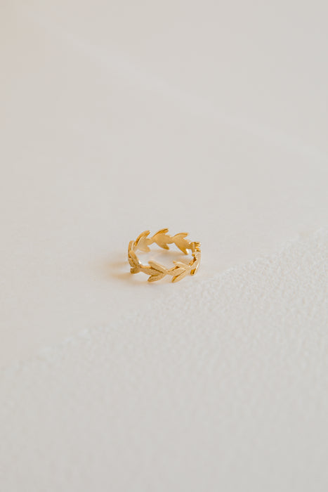 Anillo en oro amarillo 18K diseño hojas satinado