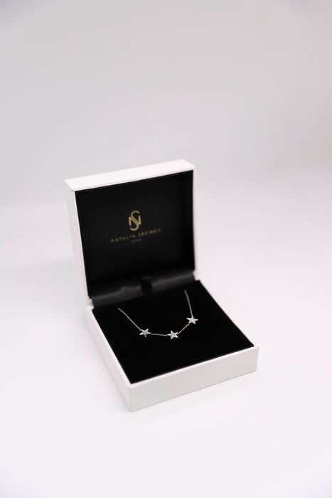 CADENA CON ESTRELLAS EN PLATINO Y DIAMANTES 0,18 cts