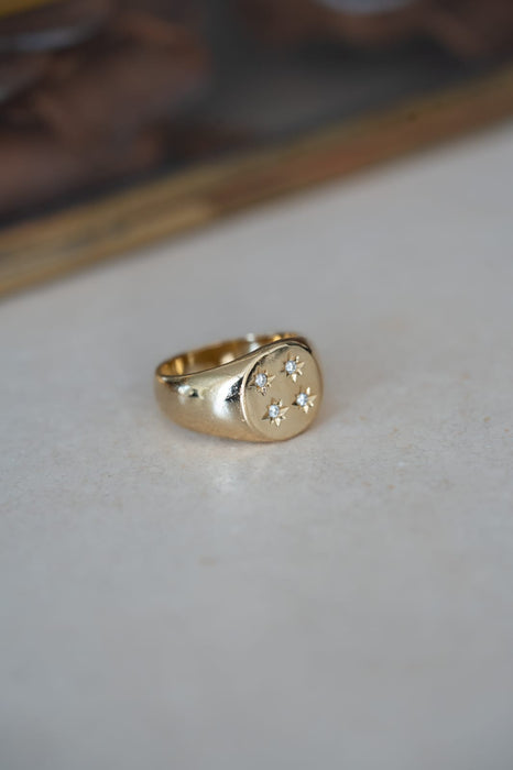 Tu sello - Anillo sello en oro amarillo 18K y cuatro diamantes