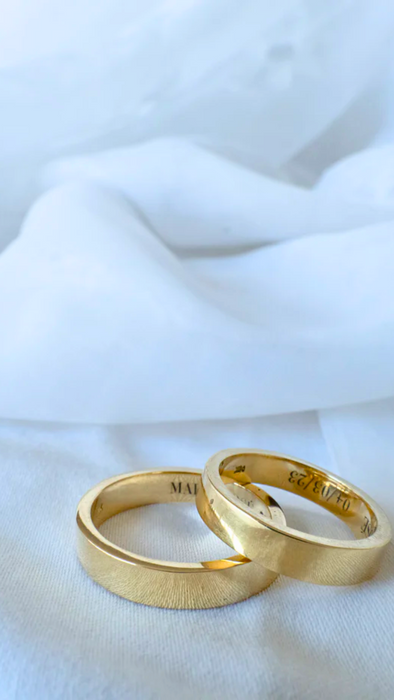 Argolla de matrimonio plana 4,0 mm en oro amarillo 18K