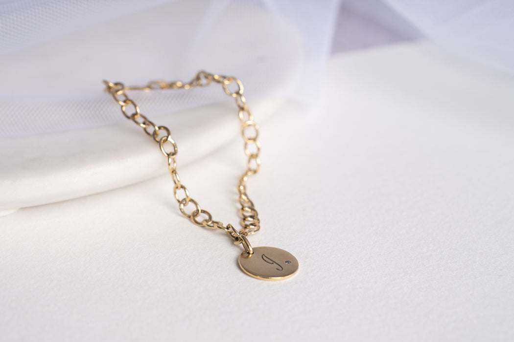 Céline - Pulsera con medalla inicial y diamante - Tamaño 12 mm
