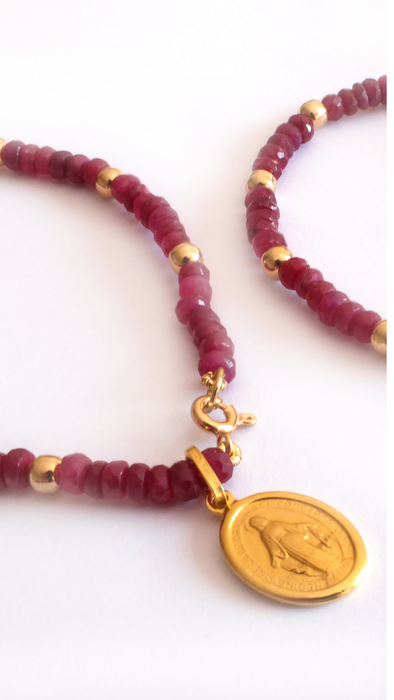 Sagrada - Pulsera rubí Virgen de los rayos oro amarillo 18K - 12 mm