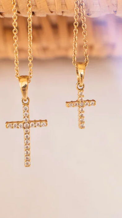 Cadena con cruz tamaño 14 mm en oro amarillo 18K y circones