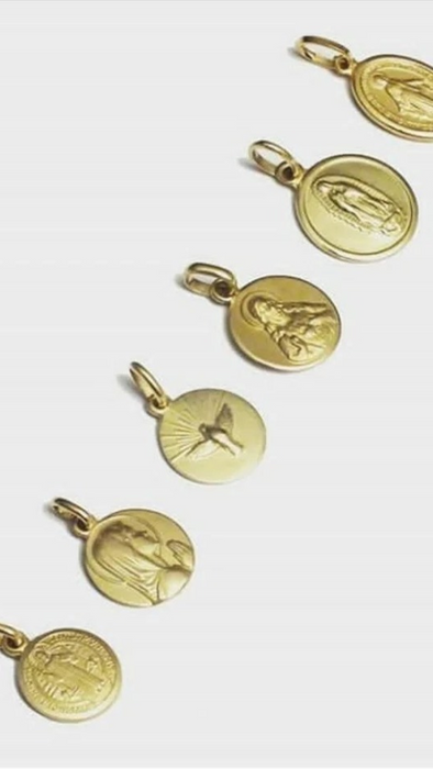 Sagrada - Medalla  religiosa en oro amarillo 18K - 12 mm