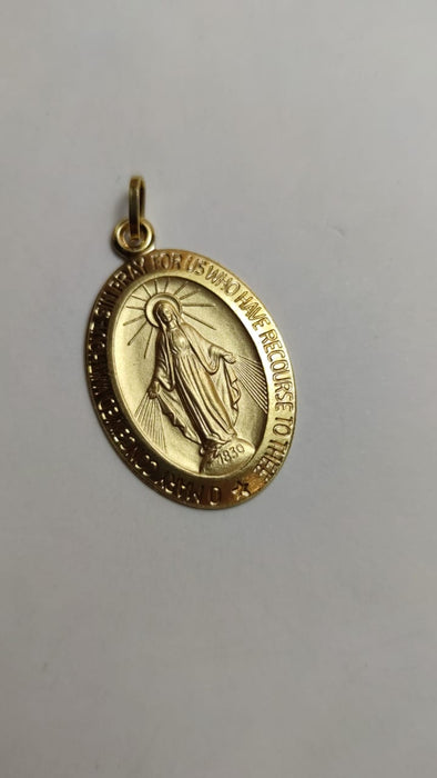 Medalla religiosa Virgen de los Rayos en oro amarillo 18K