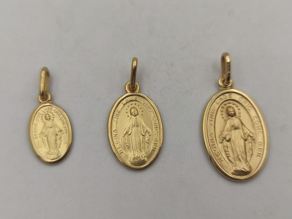 Medalla religiosa Virgen de los Rayos en oro amarillo 18K