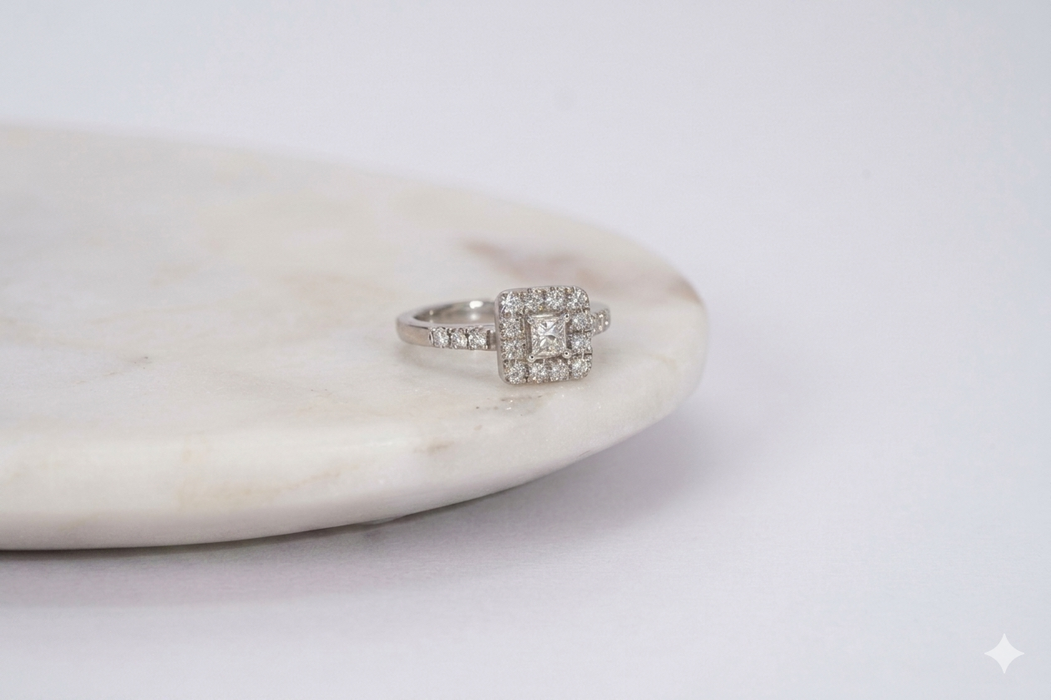 Anillo princess platino y diamantes 0.67 cts