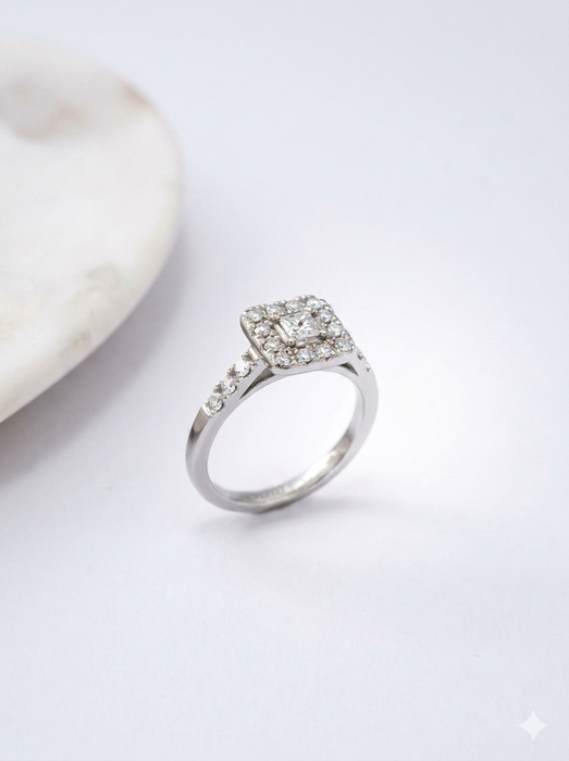 Anillo princess platino y diamantes 0.67 cts