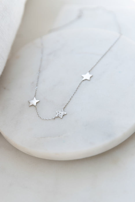 CADENA CON ESTRELLAS EN PLATINO Y DIAMANTES