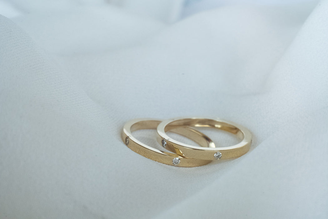 Argollas de Matrimonio corte recto de 3.0 mm en oro amarillo 18K